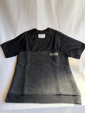 가격 인하 가능 sacai 블랙 그라데이션 T셔츠