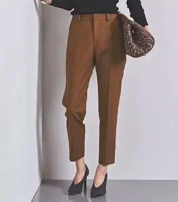 UNITED ARROWS 유나이티드 애로우즈 슬랙스 팬츠 브라운