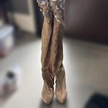 크리스탈 장식 베이지 니하이 부츠