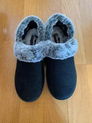 Skechers 블랙 슬립온 (박스 포함)