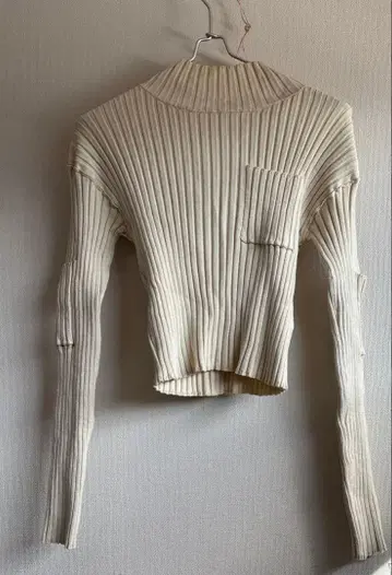 MOUSSY 포켓 디테일 크롭 베이지