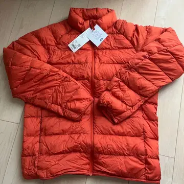 새상품 UNIQLO 울트라 라이트 다운 자켓