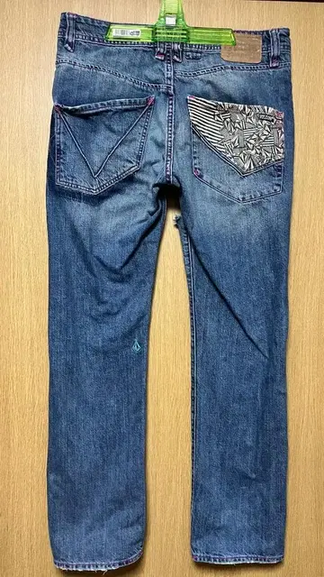 VOLCOM 사이즈 32 볼컴 스트레이트 데님