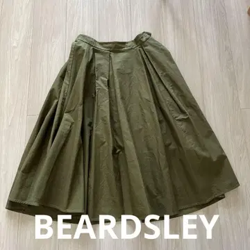 BEARDSLEY 카키 무릎 기장 플레어 스커트