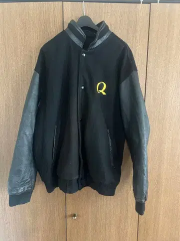 NORTH END Q 로고 바시티 자켓 블랙