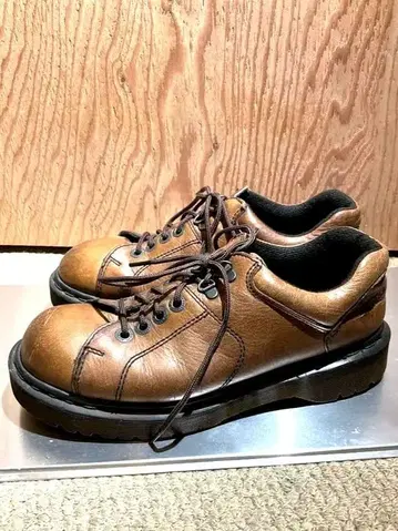 Dr.Martin vintage monkey boots