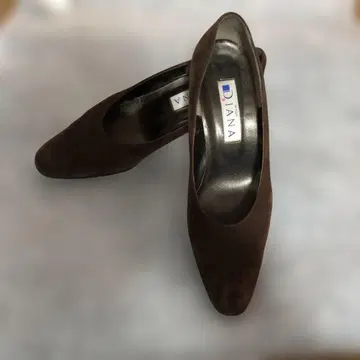 다이애나 브라운 스웨이드 하이힐