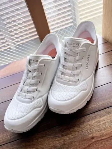 SKECHERS 슬립인즈 화이트 스니커즈 25cm 여성용