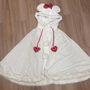 미니 마우스풍 화이트 후드 부착 케이프