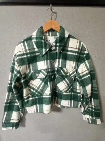 ZARA 체크 무늬 크롭 자켓
