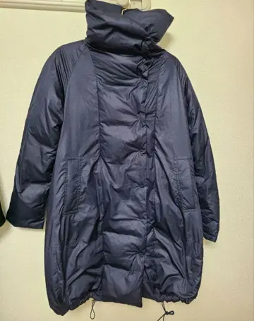 띠어리 럭스 다운 코트 네이비 사이즈 40 L