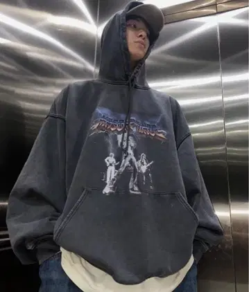 M.P Studios 후드티 [ 가격 인하 가능 ]