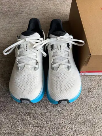 ALTRA TORIN8 남성용 9.5