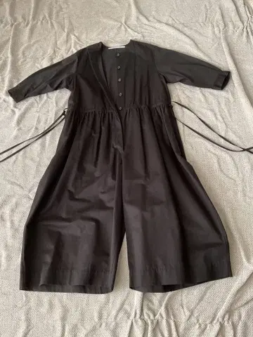 TENNE HANDCRAFTED MODERN Black