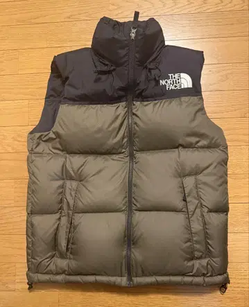 THE NORTH FACE 눕시 다운 베스트 M 사이즈 블랙/올리브