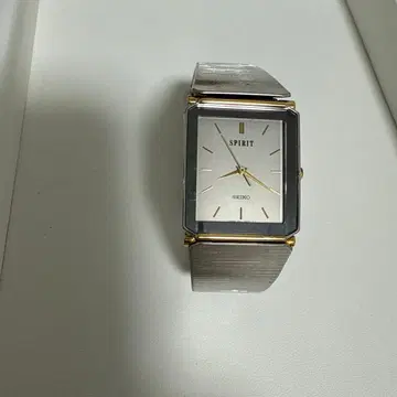 SEIKO SPIRIT 쿼츠 손목시계 실버/골드