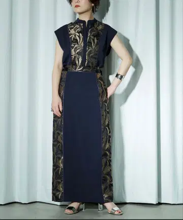 에지크 Jacquard line 내로우 스커트 네이비