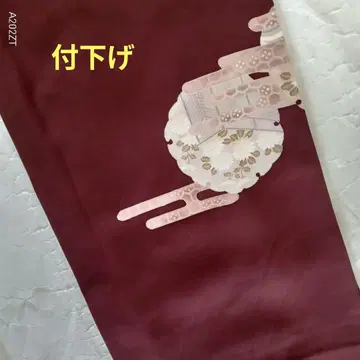 시크한 짙은 크림슨 색상의 츠케사게 순수 실크
