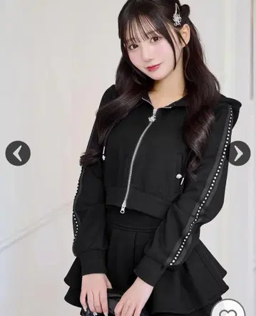 블랙 후드 부착 셋업 미셸 마카롱 타지마 사쿠라코