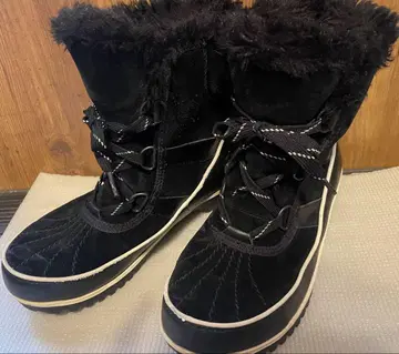SOREL 블랙 퍼 부츠