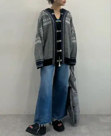 [ 미사용 새상품 택 포함 ] 지나시스 티롤리안 가디건