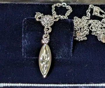 SWAROVSKI 스와로브스키 크리스탈 목걸이