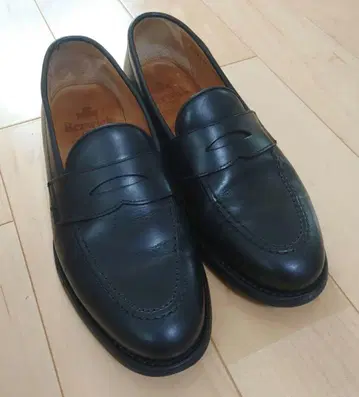 Berwick 1707 (5.5) 코인 로퍼 4407 블랙