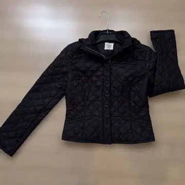 Private label 블랙 퀼팅 자켓 후드 부착