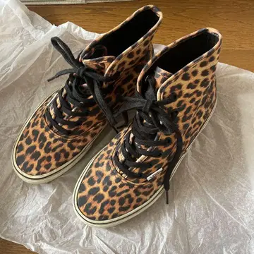Vans 레오파드 무늬 하이컷 스니커즈