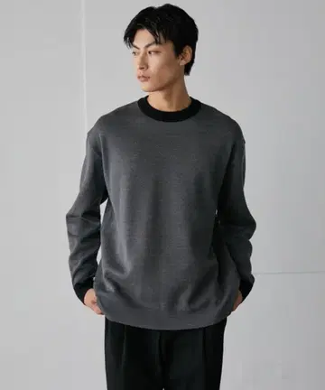 UNITED TOKYO [ EC한정판 ] 울리브 크루넥 니트