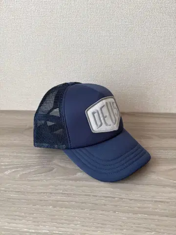 DEUS 바니스뉴욕 콜라보 캡