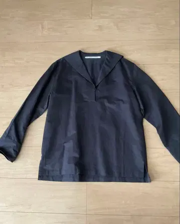 TENNE HANDCRAFTED MODERN 세일러 카라 블라우스