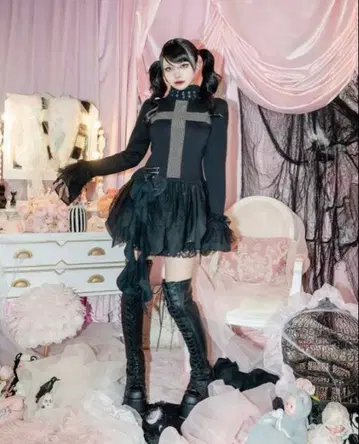 이번 시즌 새상품 AVeNCHUMU 원피스