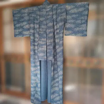 홑옷 단의 코몬 탁한 블루 기모노 풀꽃 무늬 순수 실크