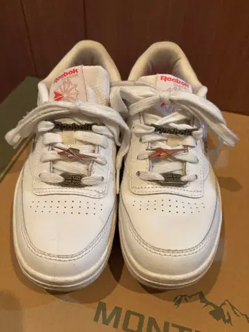 Reebok 통굽 스니커즈 화이트