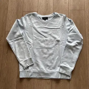 A.P.C. 라이트 블루 맨투맨 S
