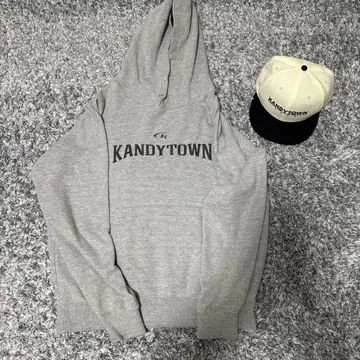 KANDYTOWN 후드 부착 트레이닝복과 캡 세트