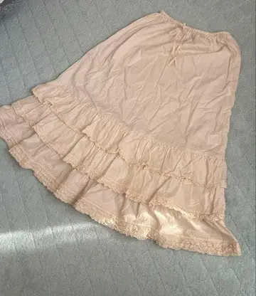 핑크하우스 생지 피코 프릴 사용 밑단 단단 페치 프릴 스커트