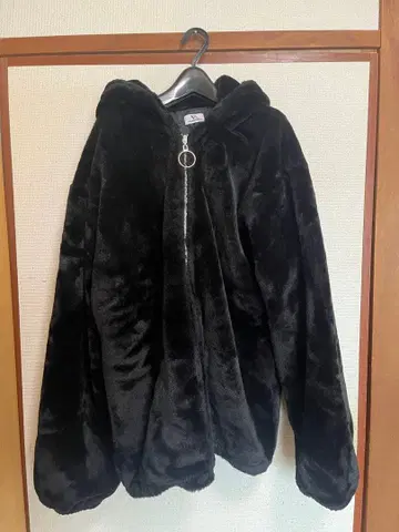 볼칸 후드 부착 블랙 플리스 자켓