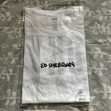 에드 시런 미개봉 새상품 콜라보 T셔츠 L