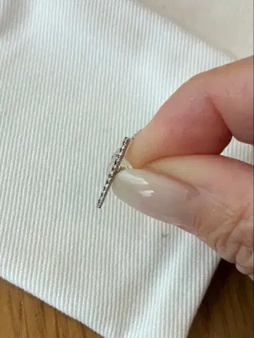 블랑이리스 다이아 귀걸이 화이트 골드 바