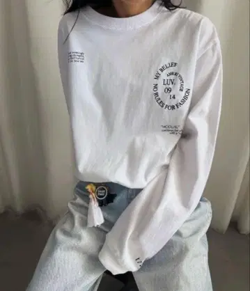 Ameri MESSAGE PRINT LS TEE