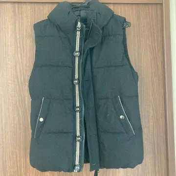 블랙 다운 베스트