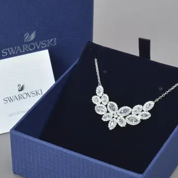 새상품 스와로브스키 바론 목걸이 박스 포함 플라워 로즈 실버