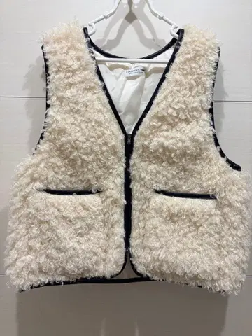 CIAOPANIC TYPY 아이보리 퍼 베스트