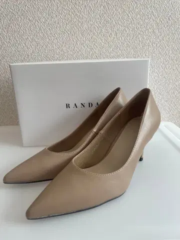 RANDA 베이지 스틸레토 하이힐 그레이지 24cm