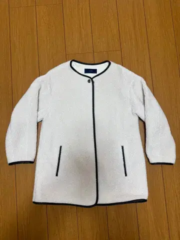 쉽스 보아 코트 화이트