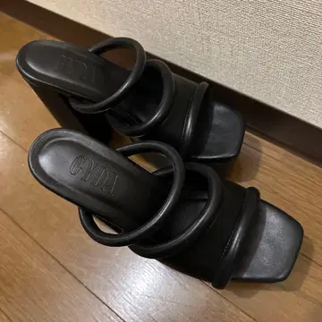GYDA 블랙 오픈토 샌들
