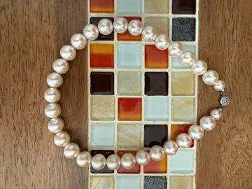 핑크 진주풍 목걸이 장식 클로징