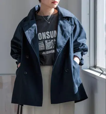 네이비 더블 브레스트 트렌치코트